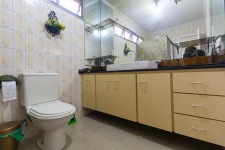 Casa para alugar com 220m², 3 quartos e 3 vagasBanheiro 1