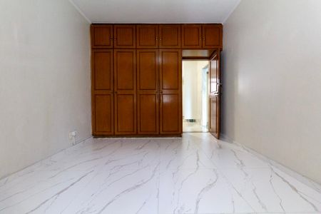 Casa para alugar com 220m², 3 quartos e 3 vagasQuarto 1