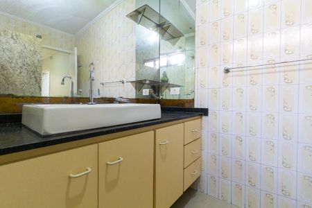 Casa para alugar com 220m², 3 quartos e 3 vagasBanheiro 1