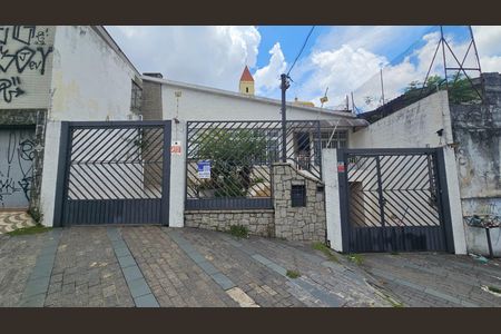 Casa para alugar com 220m², 3 quartos e 3 vagasFachada