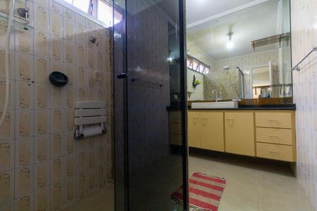 Casa para alugar com 220m², 3 quartos e 3 vagasBanheiro 1