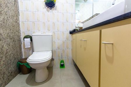 Casa para alugar com 220m², 3 quartos e 3 vagasBanheiro 1