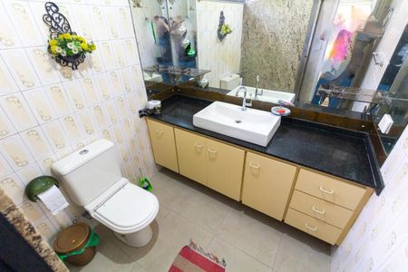 Casa para alugar com 220m², 3 quartos e 3 vagasBanheiro 1