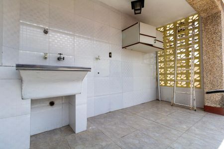 Casa para alugar com 220m², 3 quartos e 3 vagasÁrea de serviço