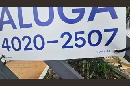 Casa para alugar com 220m², 3 quartos e 3 vagasFachada - plaquinha