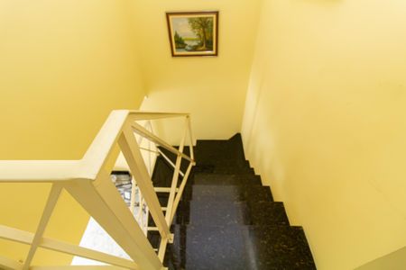 Apartamento à venda com 116m², 2 quartos e 5 vagasEscada