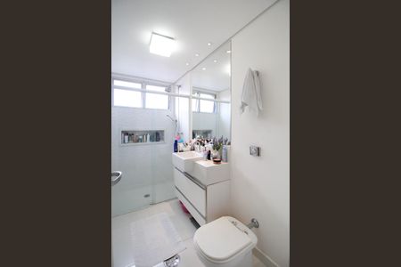 Apartamento à venda com 127m², 3 quartos e 2 vagas Apartamento à venda com 127m², 3 quartos e 2 vagasBanheiro da Suíte 2