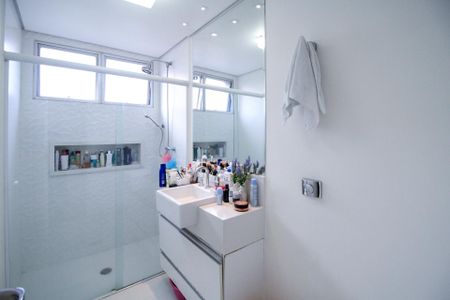 Apartamento à venda com 127m², 3 quartos e 2 vagas Apartamento à venda com 127m², 3 quartos e 2 vagasBanheiro da Suíte 2