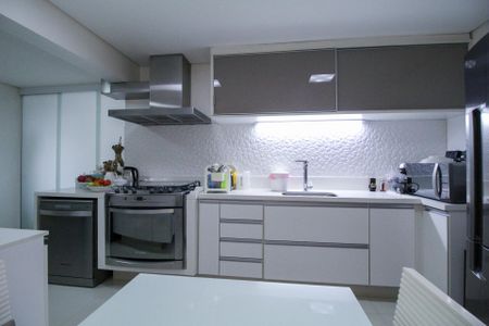 Apartamento à venda com 127m², 3 quartos e 2 vagas Apartamento à venda com 127m², 3 quartos e 2 vagasCozinha