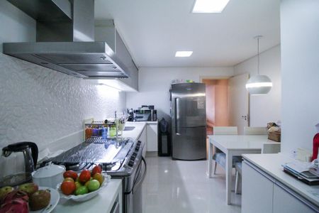 Apartamento à venda com 127m², 3 quartos e 2 vagas Apartamento à venda com 127m², 3 quartos e 2 vagasCozinha