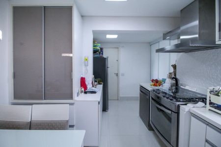 Apartamento à venda com 127m², 3 quartos e 2 vagas Apartamento à venda com 127m², 3 quartos e 2 vagasCozinha