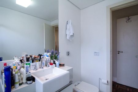 Apartamento à venda com 127m², 3 quartos e 2 vagas Apartamento à venda com 127m², 3 quartos e 2 vagasBanheiro da Suíte 2