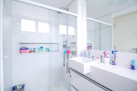 Apartamento à venda com 127m², 3 quartos e 2 vagas Apartamento à venda com 127m², 3 quartos e 2 vagasBanheiro da Suíte 1