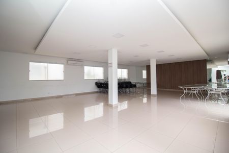Apartamento à venda com 43m², 2 quartos e 1 vaga Apartamento à venda com 43m², 2 quartos e 1 vagaÁrea comum - Salão de festas