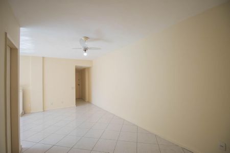 Apartamento para alugar com 80m², 2 quartos e 1 vagaSala