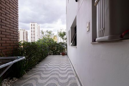 Apartamento para alugar com 103m², 2 quartos e 2 vagasQuintal