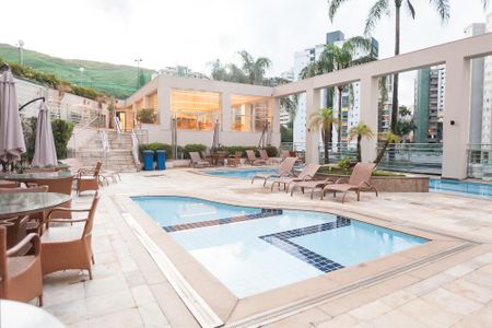 Apartamento à venda com 110m², 3 quartos e 2 vagasÁrea comum - Piscina