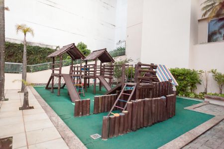 Apartamento à venda com 110m², 3 quartos e 2 vagasÁrea comum - Playground