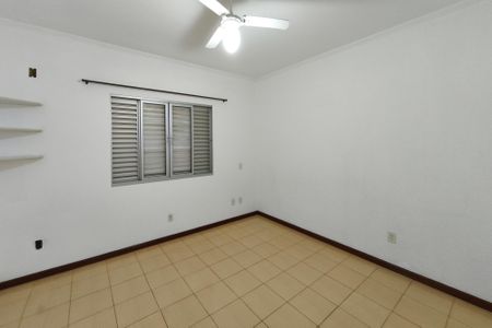 Casa à venda com 214m², 3 quartos e 4 vagasQuarto 2