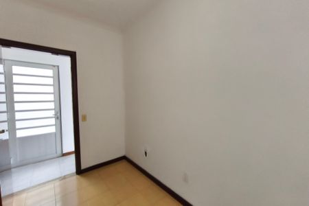 Casa à venda com 214m², 3 quartos e 4 vagasQuarto de Serviço