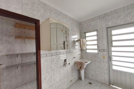 Casa à venda com 214m², 3 quartos e 4 vagasÁrea de Serviço