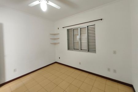 Casa à venda com 214m², 3 quartos e 4 vagasQuarto 2