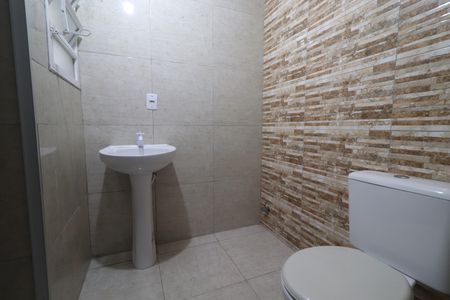 Apartamento para alugar com 65m², 2 quartos e sem vagaBanheiro