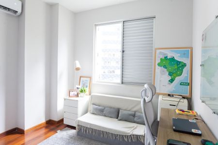 quarto 1 de apartamento para alugar com 2 quartos, 123m² em Buritis, Belo Horizonte