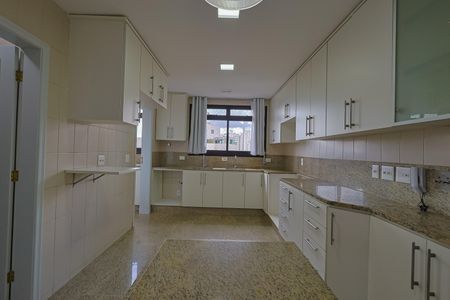 Apartamento à venda com 179m², 4 quartos e 3 vagasCozinha