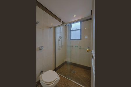 Apartamento à venda com 179m², 4 quartos e 3 vagasBanheiro da Suíte 2