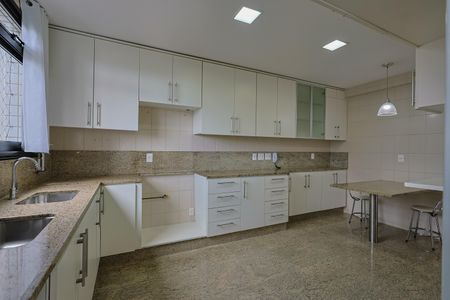 Apartamento à venda com 179m², 4 quartos e 3 vagasCozinha