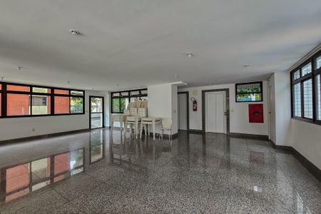 Apartamento à venda com 179m², 4 quartos e 3 vagasÁrea comum - Salão de festas
