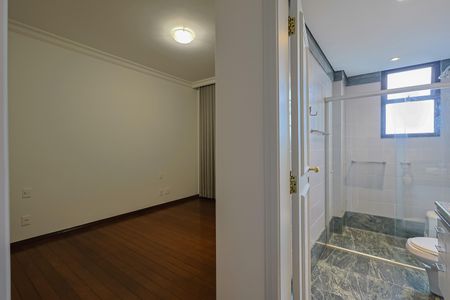 Apartamento à venda com 179m², 4 quartos e 3 vagasSuíte 1