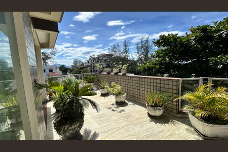 Apartamento à venda com 300m², 3 quartos e 2 vagasVaranda