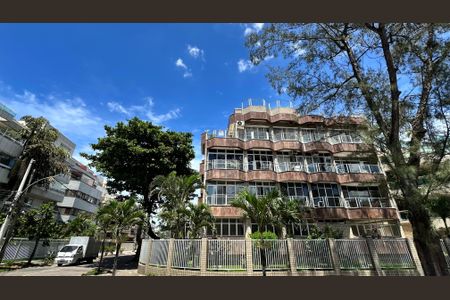 Apartamento à venda com 300m², 3 quartos e 2 vagasFachada