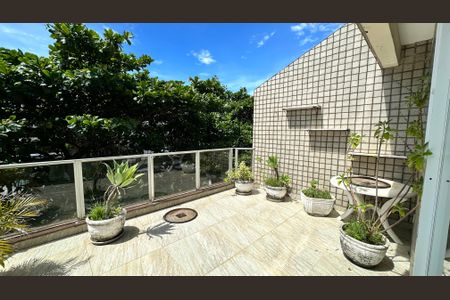 Apartamento à venda com 300m², 3 quartos e 2 vagasVaranda