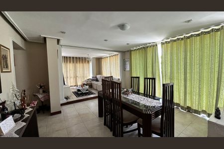 Apartamento à venda com 300m², 3 quartos e 2 vagasSala