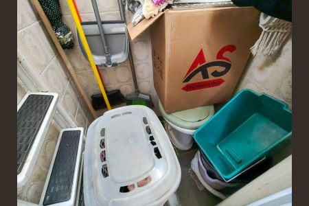 Apartamento à venda com 78m², 2 quartos e sem vaga Apartamento à venda com 78m², 2 quartos e sem vagaBanheiro de serviço