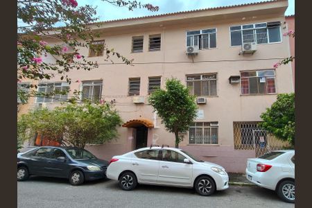 Apartamento à venda com 78m², 2 quartos e sem vaga Apartamento à venda com 78m², 2 quartos e sem vagaFachada e portaria