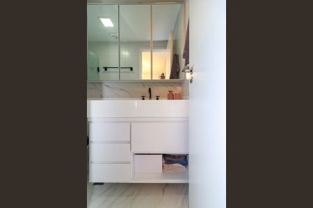 Suíte - Banheiro de apartamento à venda com 1 quarto, 60m² em Campo Belo, São Paulo