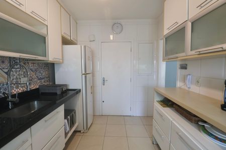 Apartamento para alugar com 118m², 4 quartos e 2 vagas Apartamento para alugar com 118m², 4 quartos e 2 vagasCozinha