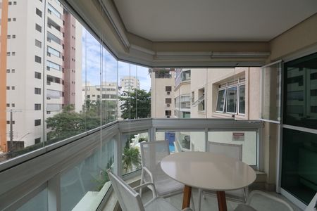 Apartamento para alugar com 118m², 4 quartos e 2 vagas Apartamento para alugar com 118m², 4 quartos e 2 vagasVaranda