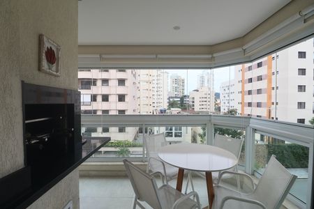 Apartamento para alugar com 118m², 4 quartos e 2 vagas Apartamento para alugar com 118m², 4 quartos e 2 vagasVaranda
