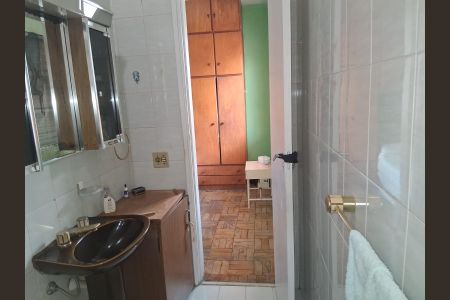 Casa à venda com 135m², 3 quartos e 2 vagas Casa à venda com 135m², 3 quartos e 2 vagasBanheiro