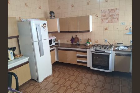 Casa à venda com 135m², 3 quartos e 2 vagas Casa à venda com 135m², 3 quartos e 2 vagasCozinha