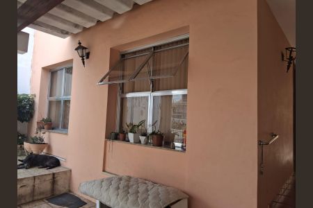 Casa à venda com 135m², 3 quartos e 2 vagas Casa à venda com 135m², 3 quartos e 2 vagasÁrea externa