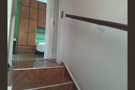 Casa à venda com 135m², 3 quartos e 2 vagas Casa à venda com 135m², 3 quartos e 2 vagasescada