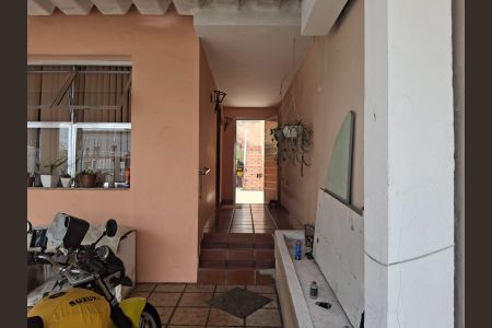 Casa à venda com 135m², 3 quartos e 2 vagas Casa à venda com 135m², 3 quartos e 2 vagasÁrea externa