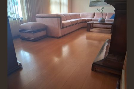 Casa à venda com 135m², 3 quartos e 2 vagas Casa à venda com 135m², 3 quartos e 2 vagasSala