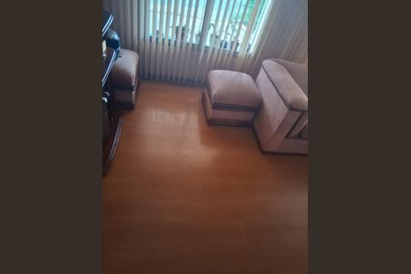 Casa à venda com 135m², 3 quartos e 2 vagas Casa à venda com 135m², 3 quartos e 2 vagasSala